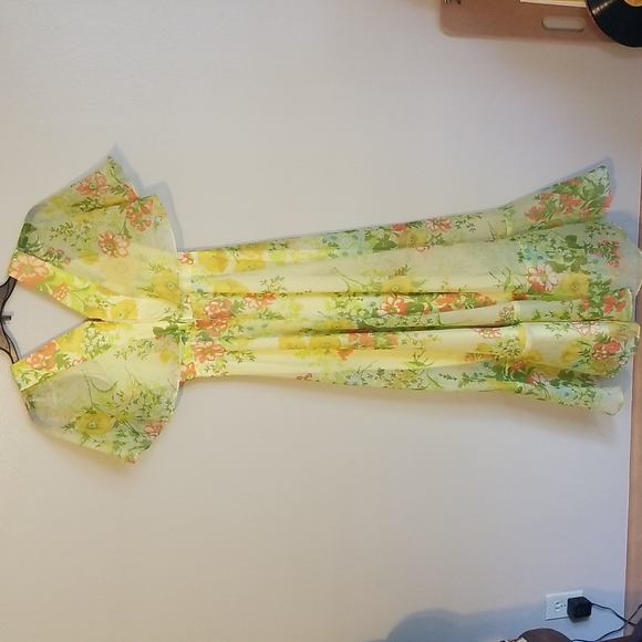 Vintage 1960's/70's Buttercup Yellow Dress - Picture 11 of 12